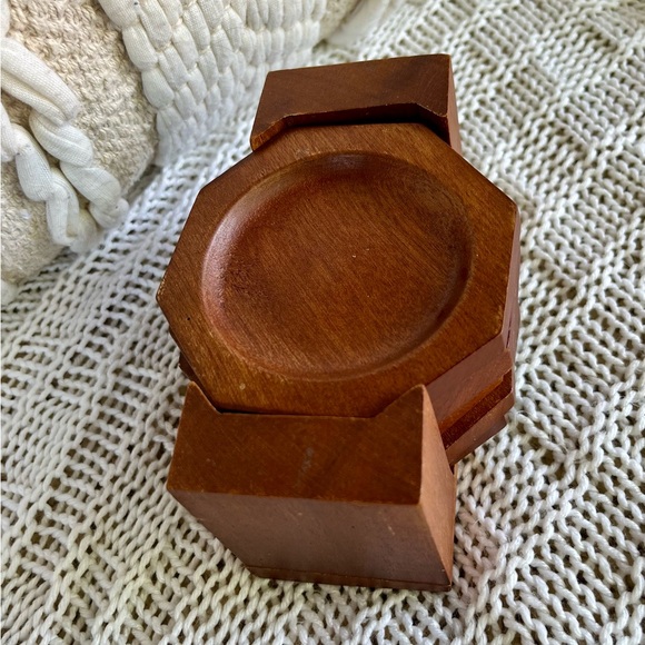 VINTAGE MONKEY POD WOOD COASTERS - Picture 4 of 6